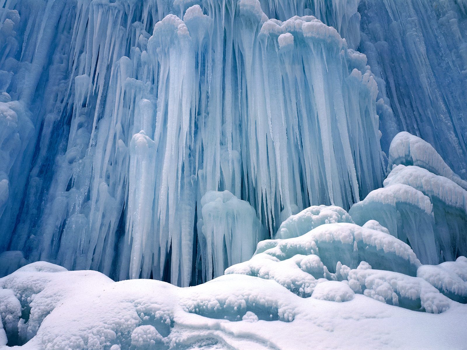 ... the temperature was so cold, it could freeze the waterfall. Fantastic